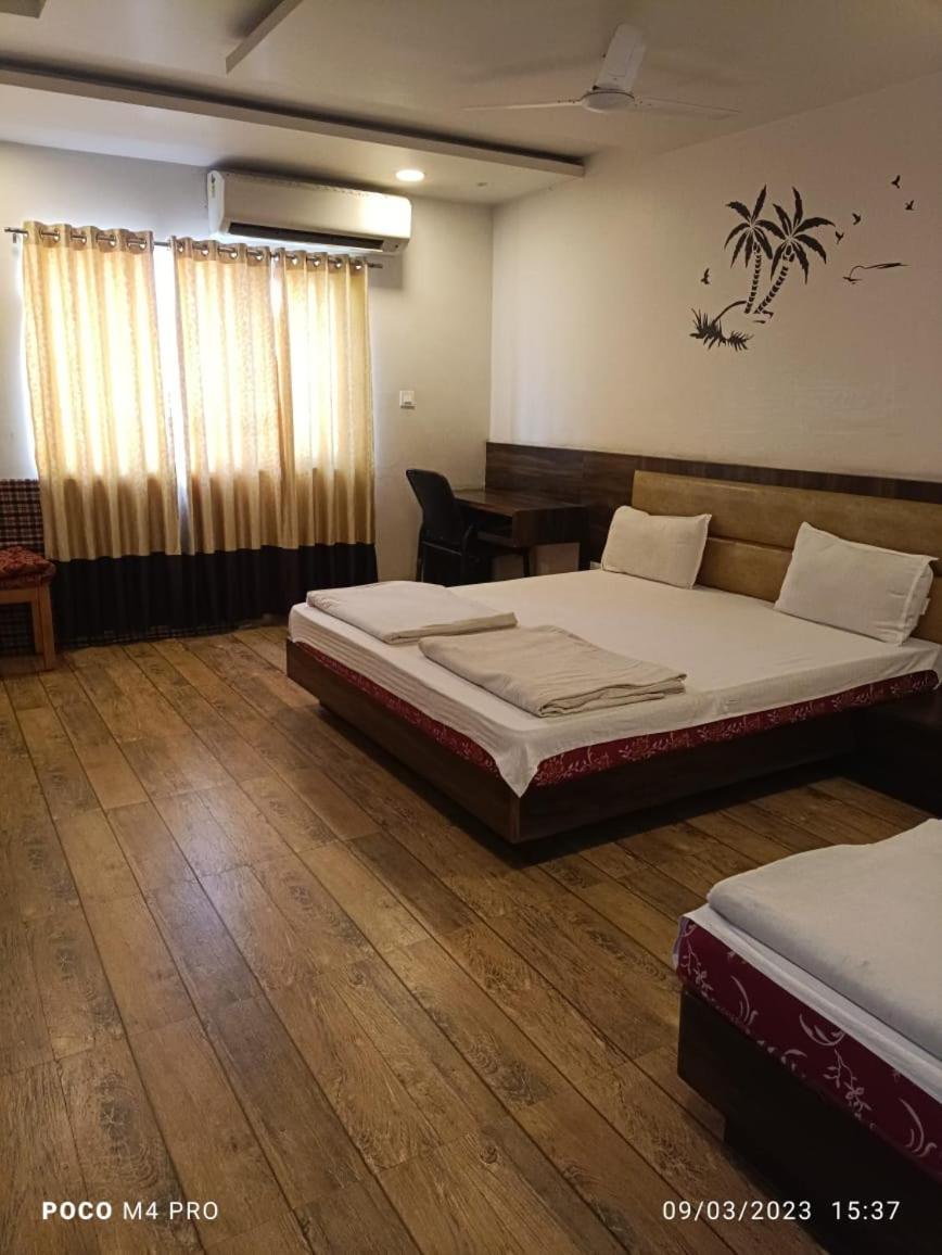 Hotel Shri Vardhan Ujjain Luaran gambar