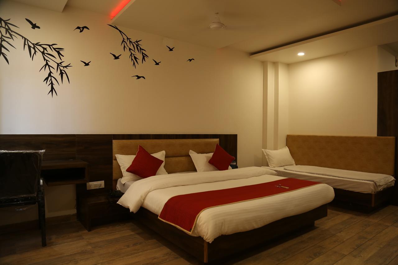 Hotel Shri Vardhan Ujjain Luaran gambar