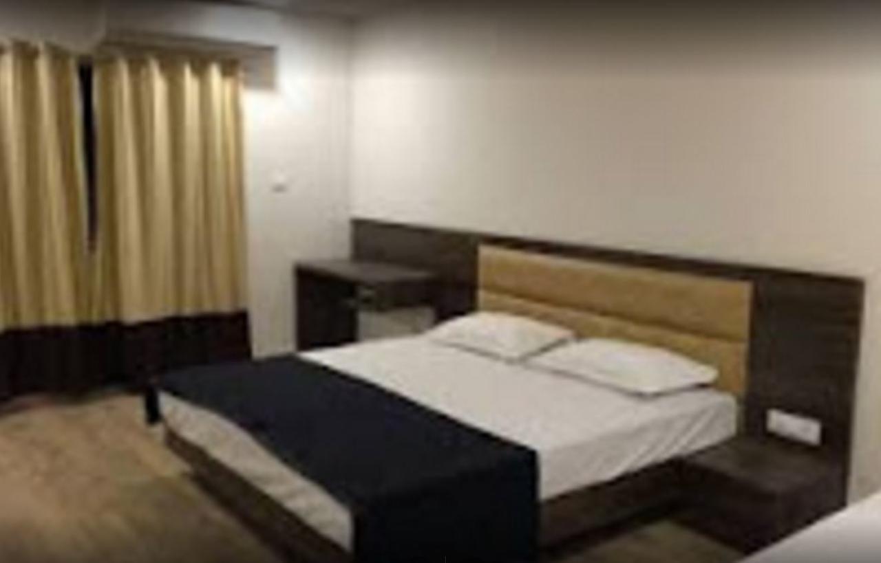 Hotel Shri Vardhan Ujjain Luaran gambar